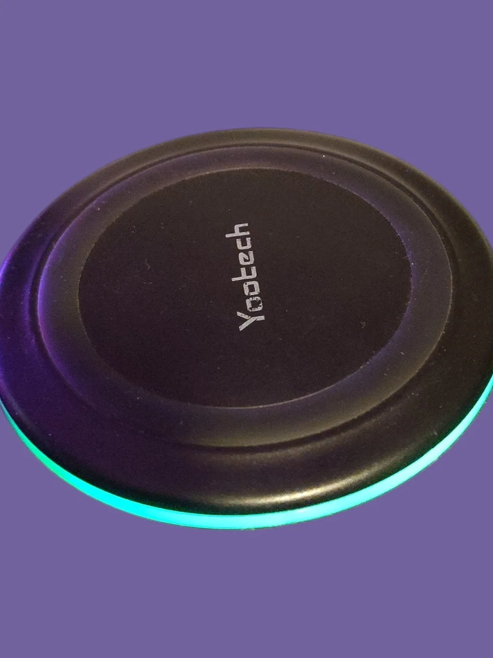 Yootech Wireless Charging Pad in Black with Teal Accent